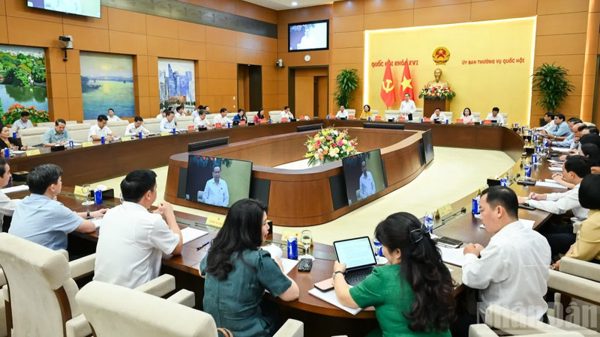 Thể chế hóa đầy đủ, đồng bộ, gắn với thẩm quyền, trách nhiệm, tiến độ và nguồn lực