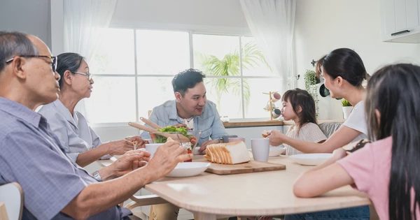 Thế hệ ‘sandwich’: Khi sự tự chủ tài chính trở thành món quà dành cho gia đình