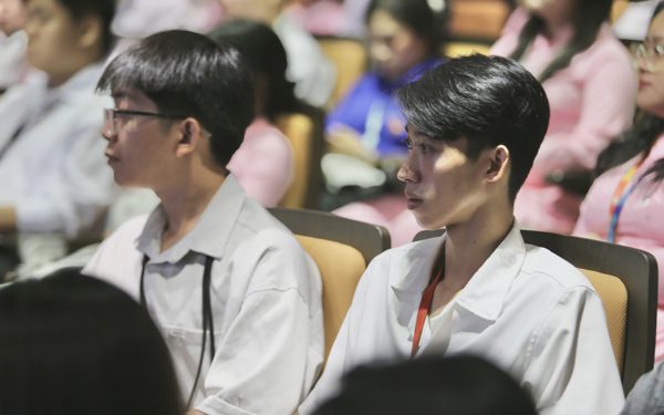 Thế hệ trẻ tiếp nối giá trị được trao truyền để dựng xây đất nước