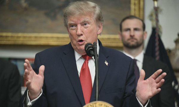 Thế khó của ông Trump khi 'siết thòng lọng kinh tế' với Iran