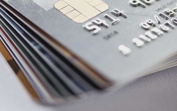 Thẻ tín dụng hết hạn vẫn có thể bị 'hồi sinh' như thế nào?