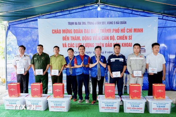 Thế trận vững vàng nơi đầu sóng