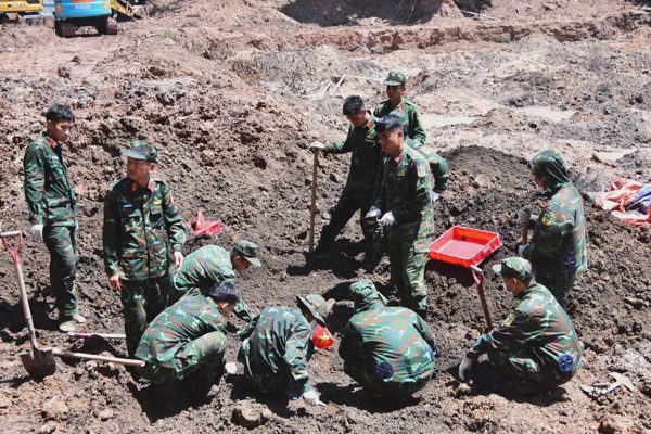 Thêm 10 bộ hài cốt liệt sĩ được tìm thấy ở Công viên Lê Thị Riêng