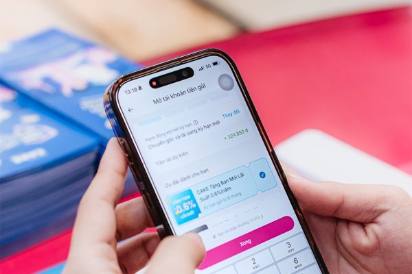 Thêm 2 ngân hàng tăng phí dịch vụ SMS Banking