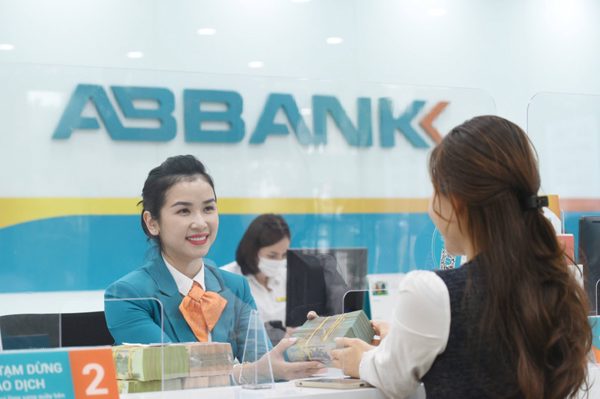 Thêm 3 ngân hàng báo lãi hơn 14.300 tỷ đồng, nhiều chỉ tiêu tăng trưởng tích cực