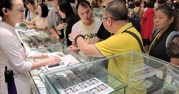 Theo chân khách Trung Quốc vào những 'phòng VIP' bán hàng trăm triệu đồng