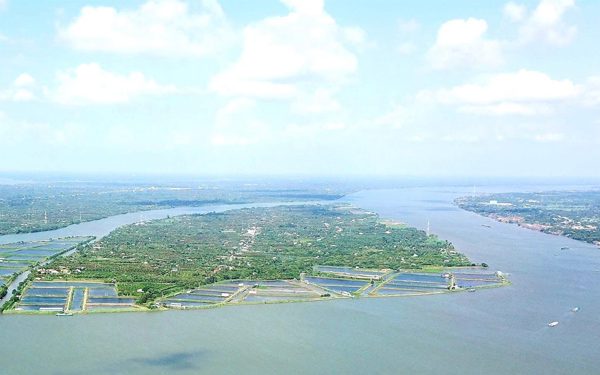 Theo dòng Mekong, 'lời nguyền con rồng'  và câu chuyện phát triển - Bài 1: Nơi dòng sông gặp biển