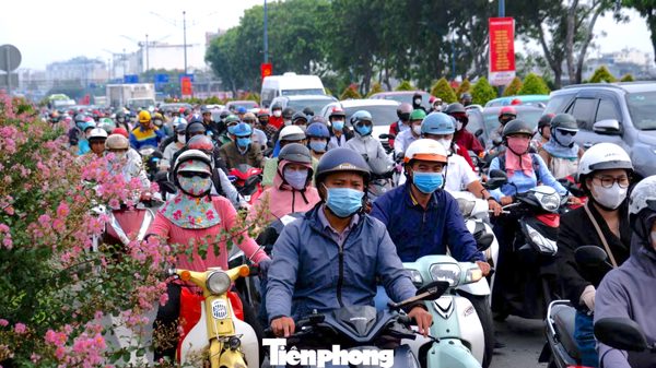 Thi công metro số 2, TPHCM đảo lộn lộ trình nhiều tuyến huyết mạch