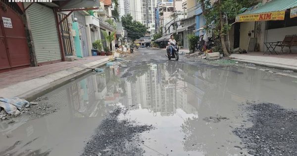 Thi công quá lâu, người dân đi lại khó khăn