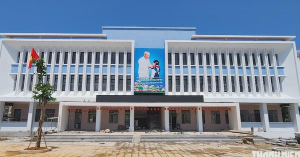 Thi công xuyên lễ, 'chạy đua' đưa trường nội trú vùng biên về đích