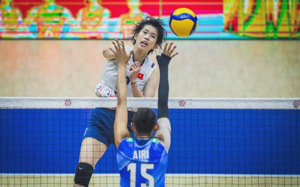 Thi đấu xuất sắc trước Nhật Bản, bóng chuyền nữ Việt Nam vào tứ kết Giải châu Á
