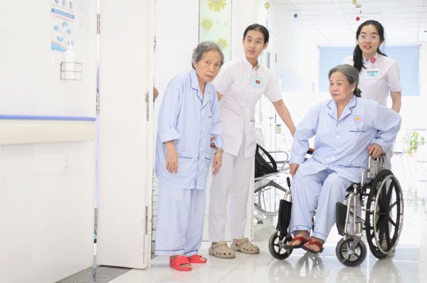 Thí điểm mô hình chăm sóc người cao tuổi ban ngày ở TPHCM