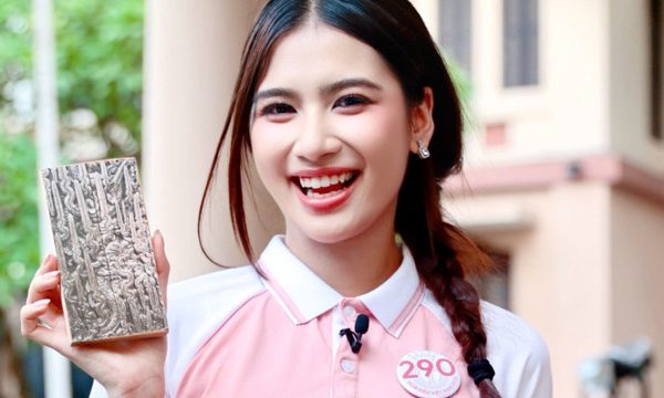 Thí sinh Hoa hậu Việt Nam giải mật thư