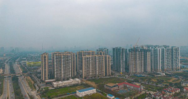 Thị trường bất động sản xuất hiện cách giảm giá mới: Không hạ giá niêm yết, tung loạt ưu đãi cho người mua