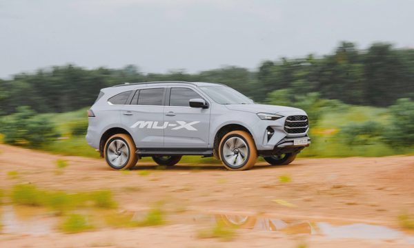 Thị trường xe gầm cao cỡ D tháng 7 giữ nhịp ổn định