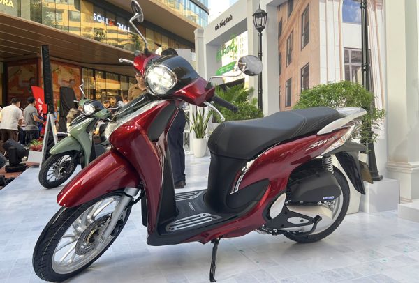 Thị trường xe máy đón loạt mẫu mới giữa mùa cao điểm đầu năm học
