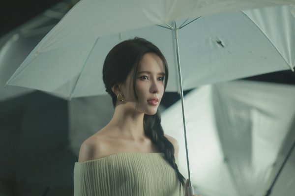 Thiều Bảo Trâm kể hành trình trưởng thành, gây chú ý với nhan sắc khác lạ