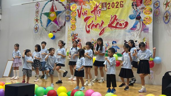 Thiếu nhi người Việt tại Sakai (Nhật Bản) vui Tết Trung thu