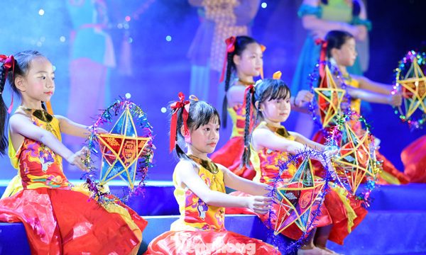 Thiếu nhi Thủ đô vui hội trăng rằm