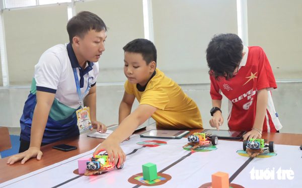 Thiếu nhi TP.HCM được học STEM, lập trình và kỹ năng an toàn trên mạng
