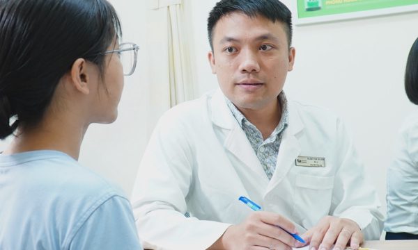 Thiếu nữ trầm cảm, loạn thần ở tuổi 15