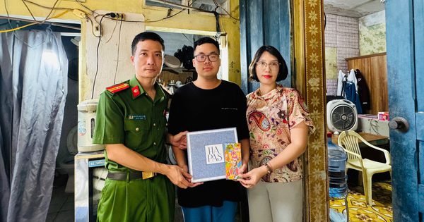 Thiếu tá giữ 'tài khoản 0 đồng' và hành trình chắp cánh ước mơ