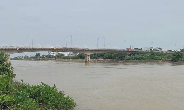 Thiếu tá quân đội mất tích sau khi nhảy sông Trà Lý cứu người