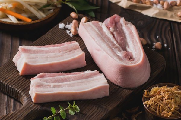 Thịt heo mát, thịt gà phải “nâng chuẩn” để vào chuỗi ở TPHCM