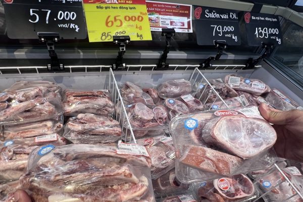 Thịt heo nhập khẩu bình quân 45.000 đồng/kg, người Việt vẫn chọn thịt 'nóng'