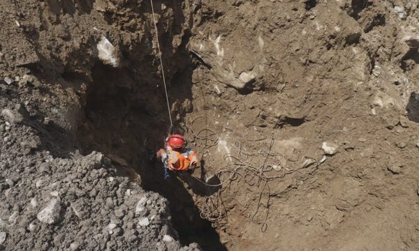 Thoát khỏi tử thần trong đường hầm thủy điện giữa lũ quét Nepal