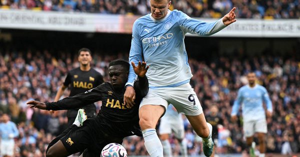 Thoát việt vị - vũ khí sở trường của Erling Haaland