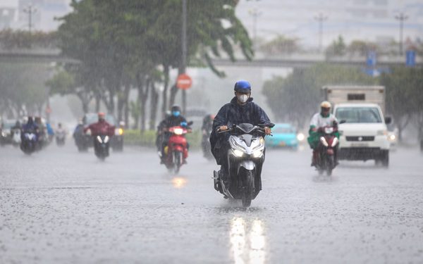 Thời tiết hôm nay 14-10: Bắc Bộ có sương mù, Trung Bộ mưa to, Nam Bộ mưa chiều