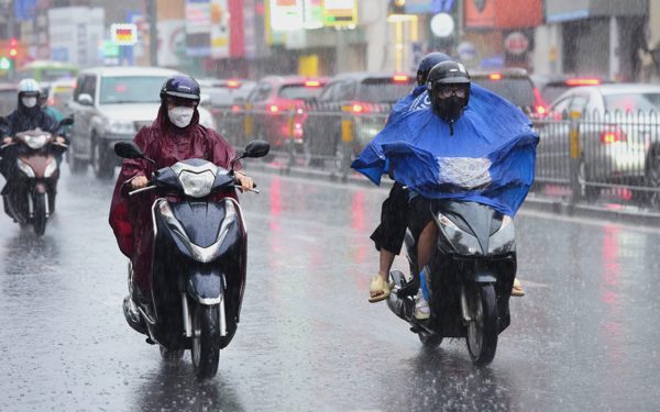 Thời tiết hôm nay 7-9: Hà Nội ngày nắng, TP.HCM nhiều mây, chiều mưa rào