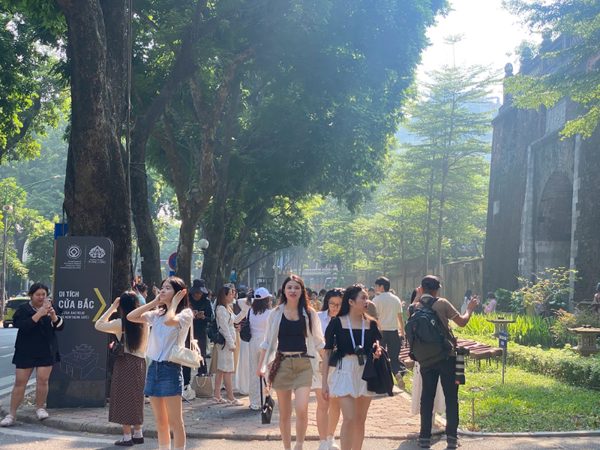 Thời tiết ngày 13/10: Hà Nội nắng nóng, miền Trung đề phòng mưa lớn, dông lốc
