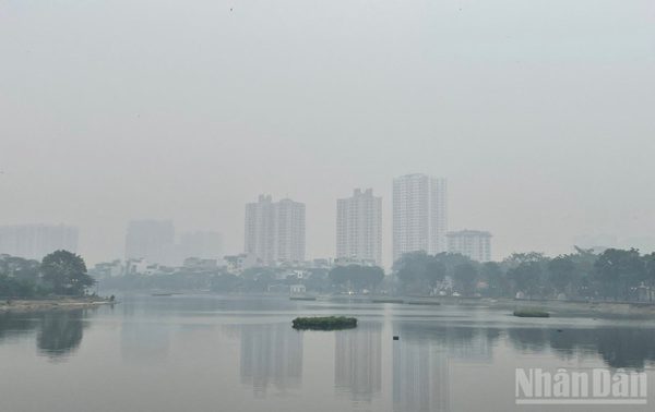 Thời tiết ngày 15/10: Bắc Bộ ngày nắng sáng có sương mù nhẹ; Nam Bộ có mưa rào và dông