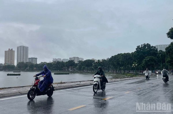 Thời tiết ngày 15/9: Mưa rào và dông trên cả nước, Hà Nội có mưa to đến rất to