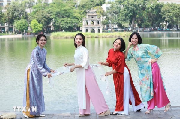 Thời tiết ngày 20/10: Bắc Bộ ngày nắng, Nam Bộ mưa dông cục bộ