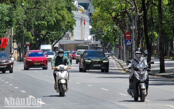 Thời tiết ngày 28/9: Bắc Bộ nắng nóng giữa mùa thu, Nam Bộ mưa to cục bộ vào chiều tối