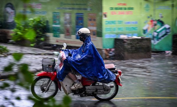 Thời tiết ngày 8/9: Bắc Bộ ngày nắng, Trung Bộ và Nam Bộ mưa dông