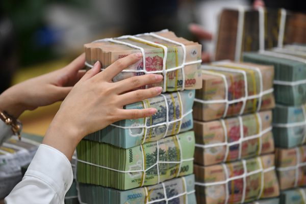 Thống đốc họp với các lãnh đạo ngân hàng thương mại, yêu cầu không họp thay
