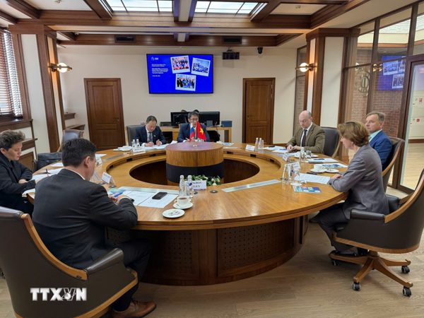 Thống nhất xây dựng lộ trình hợp tác về công nghệ lượng tử Nga-Việt