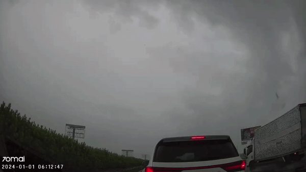 Thông tin mới về ôtô Lexus lạng lách, dừng giữa cao tốc dẫn đến tai nạn liên hoàn