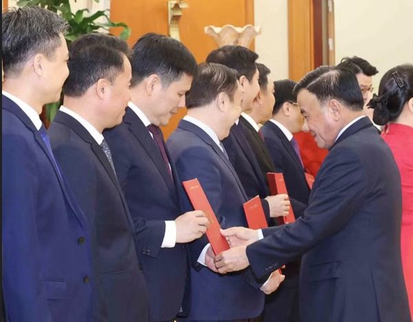 Thông tin về 6 Ủy viên Trung ương, Ủy viên dự khuyết Trung ương Đảng vừa nhận nhiệm vụ mới