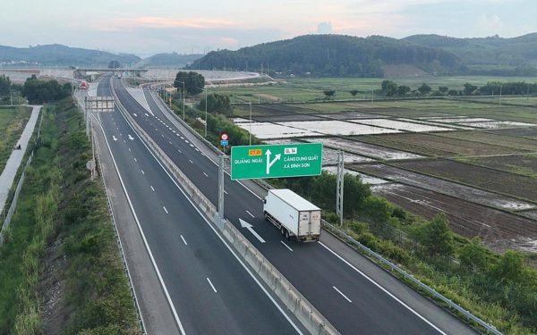 Thông xe nút giao cuối cùng trên cao tốc Đà Nẵng - Quảng Ngãi