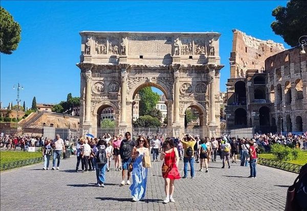 Thủ đô Italy nỗ lực giải quyết vấn đề du lịch quá tải