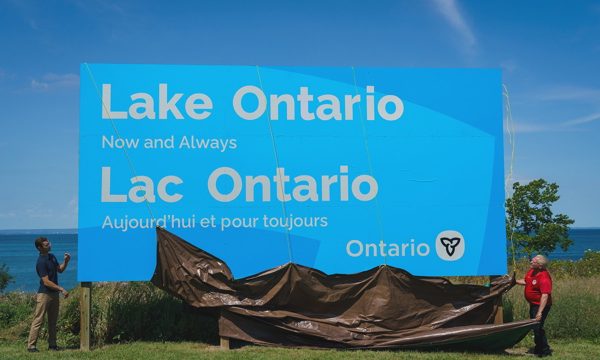 Thủ hiến Canada đáp trả sắc lệnh đổi tên hồ biên giới của ông Trump