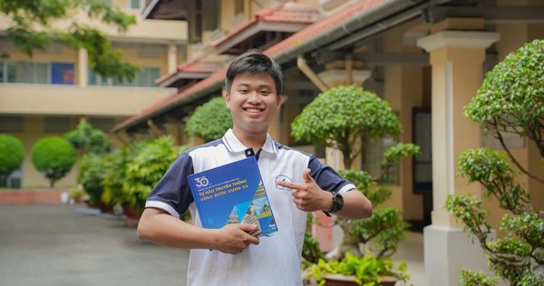 Thủ khoa điểm cao nhất lịch sử thi năng lực nhận học bổng 'Tinh hoa khoa học'