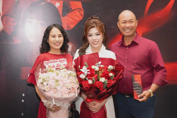 Thủ khoa điểm tối đa ĐH Ngoại thương rời Hà Lan về nước vì một lựa chọn