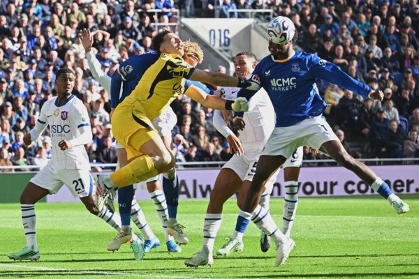 Thủ môn Emiliano Martinez nhập viện cấp cứu sau chấn thương nặng