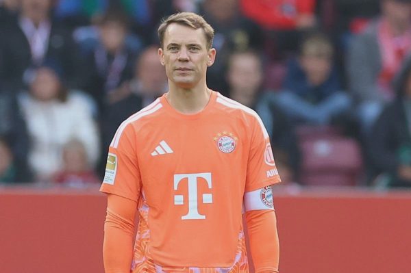 Thủ môn Manuel Neuer hóa tội đồ, biếu không bàn thắng chỉ sau 8 giây